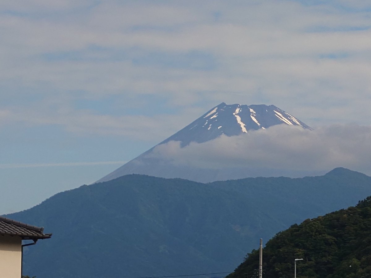 Yoshi0802n's tweet photo. 6/5 金曜日　午前7時半頃の富士山 https://t.co/WsLlapo50u
