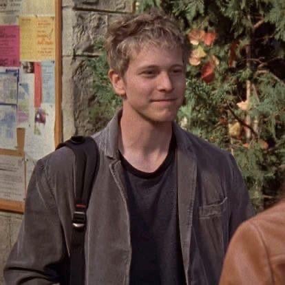 trinitybellaa's tweet photo. Controversial opinion is that he’s my favorite Rory bf https://t.co/sVbM1J5ujK