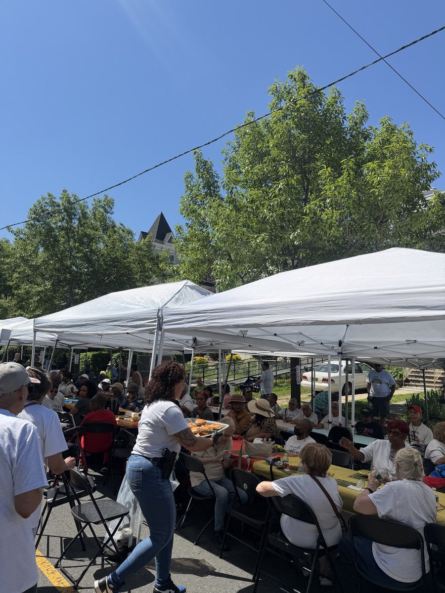RepLaMonica's tweet photo. Today, Team LaMonica tabled at the Jersey City Senior Festival. It was a great event filled with dancing, eating, and connecting with the seniors in the area. 💜 https://t.co/KS7Xb6j9kp