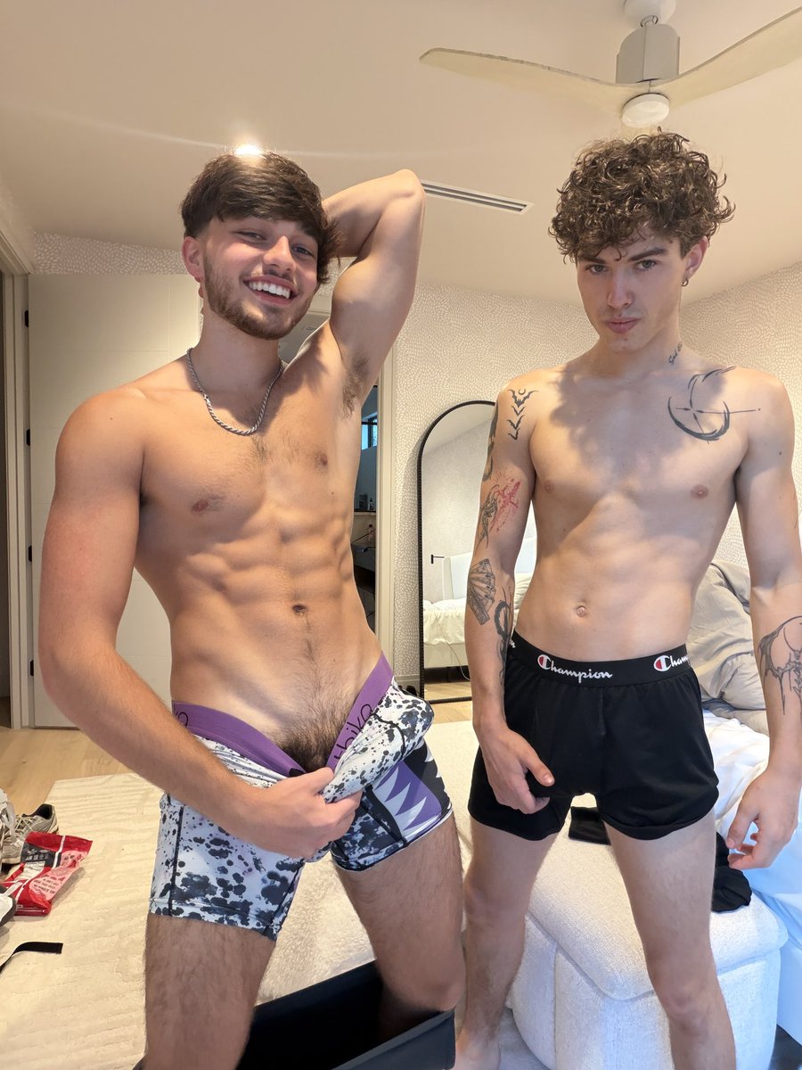 flowasthetao217's tweet photo. LIVE-STREAMING Tonight at 9PM EST With Royal Enzo! You can watch on these two sites: https://t.co/wdbZkrWK4D and https://t.co/OldSp0hQVt https://t.co/TNQPytezM7