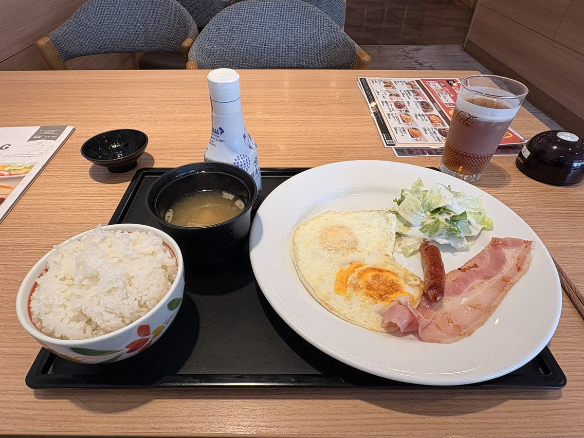 tanigami's tweet photo. このおれが朝メシを食う日が来るとはなあ https://t.co/IUegXDGg0F