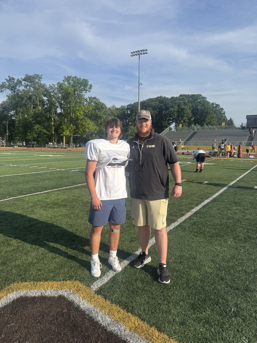 Trey_Abney19's tweet photo. Had an amazing camp @valpoufootball !! Can’t wait to showcase the skills that I have learned from the coaches!
@CoachNank 
@CoachGeiger_ @CoachWaddle @BrentHolsclaw @OhioCountyHSFB @1027TheGame @StephenATurner @PrepRedzoneKY @drew_toennies @AlPopsFootball @kabney23 @Q_jennings27 https://t.co/jb5mLqd71E