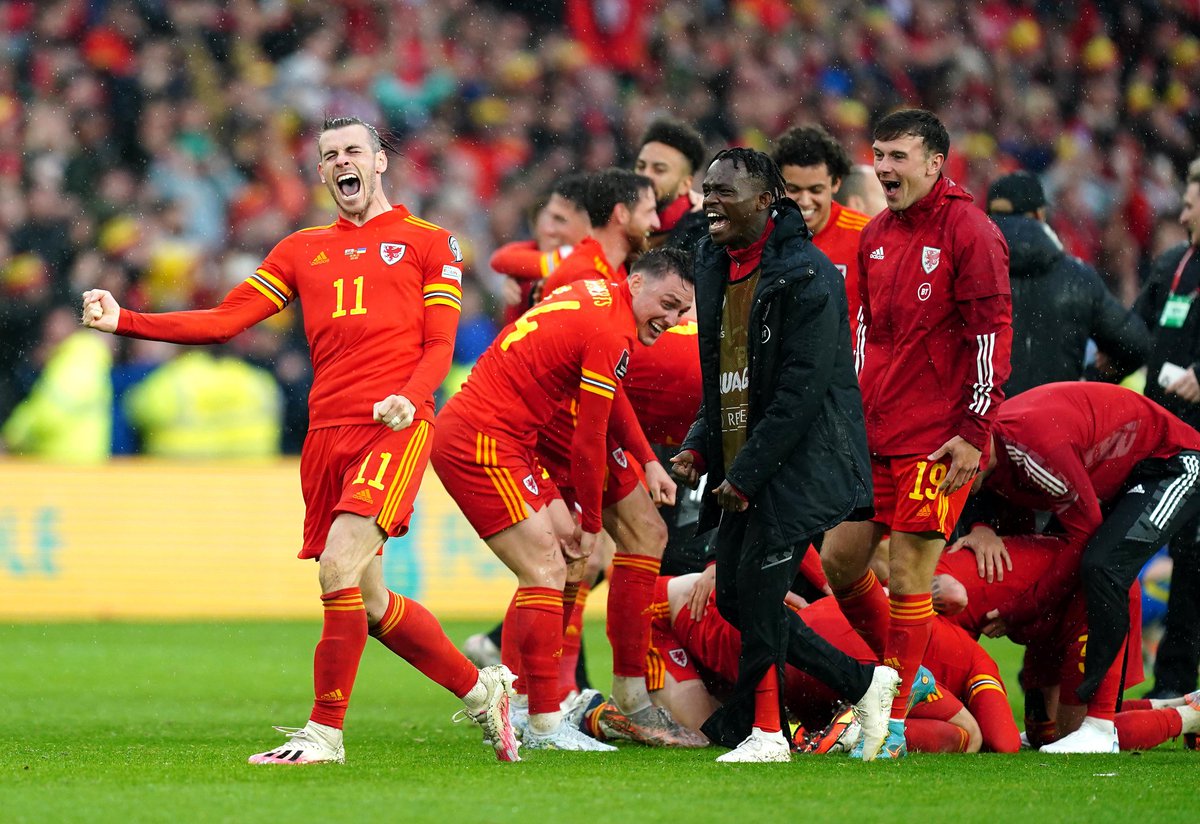 RedWallNews1's tweet photo. On this day 4 years ago, Cymru qualified for the world cup beating Ukraine 1-0 ❤️ 🏴󠁧󠁢󠁷󠁬󠁳󠁿 https://t.co/DS5AG5w6f3