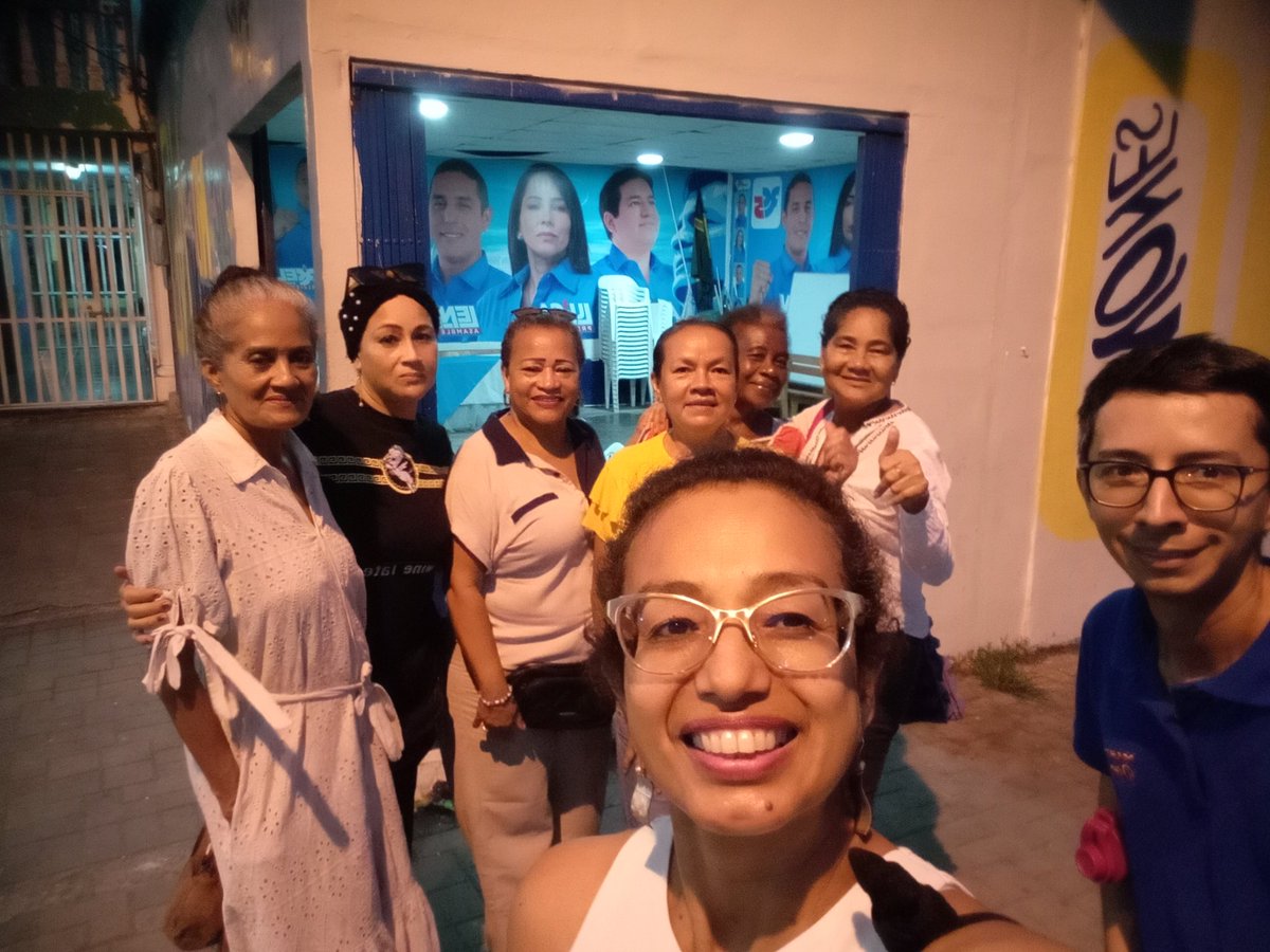 TeodoraLibia's tweet photo. En Esmeraldas dictan medidas cautelares contra el Alcalde que va a la reelección, y que le hace frente a la candidata de ADN. Protestamos y analizamos la situación en nuestra reunión semanal, con indignación decimos #BastaPersecuciónPolítica #LibertadPresosPolíticos https://t.co/seMdXq7mUz