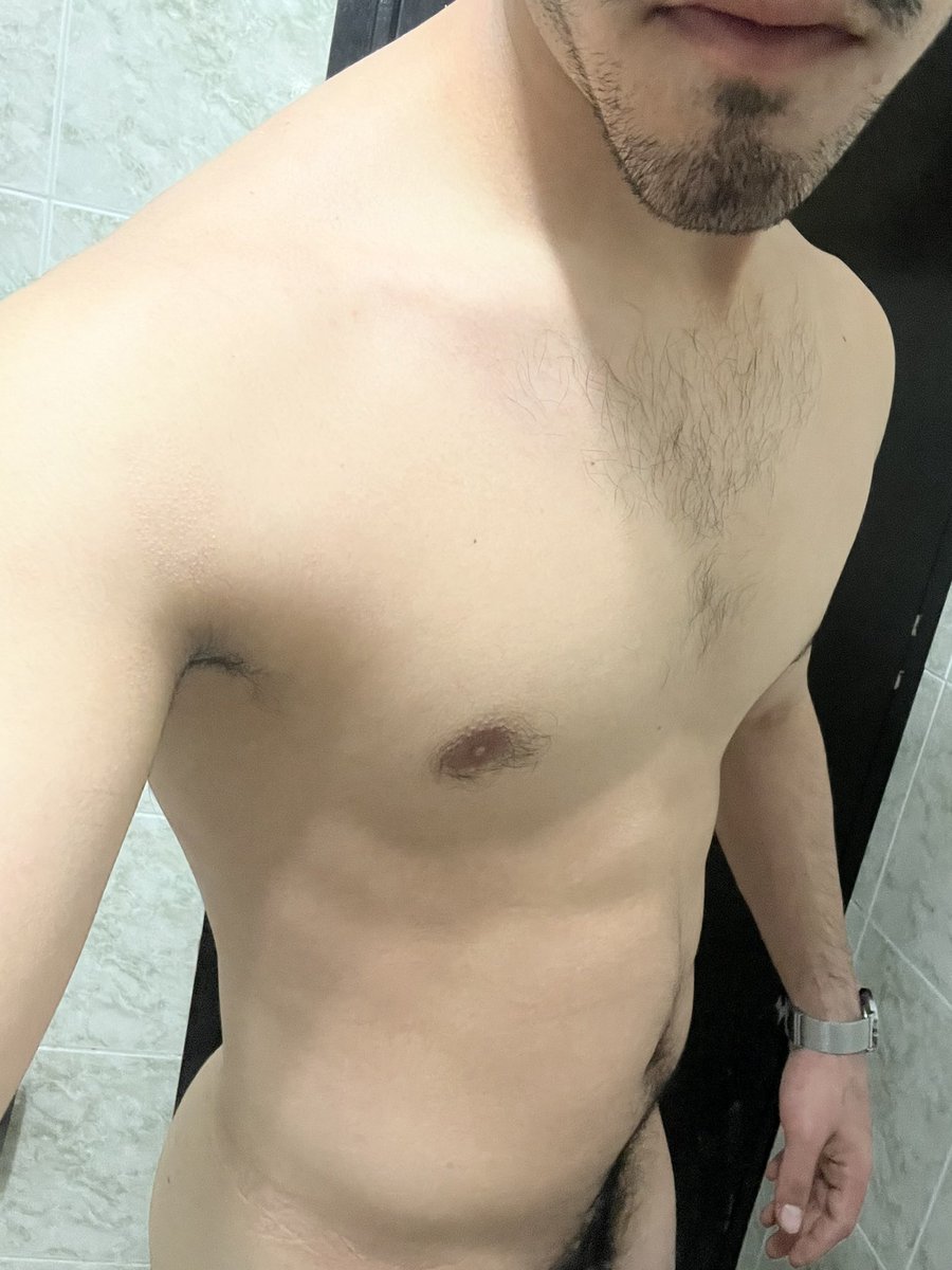JeeanCarde's tweet photo. Terminando el día con una buena ducha 💦🐙 https://t.co/01uiM248bp