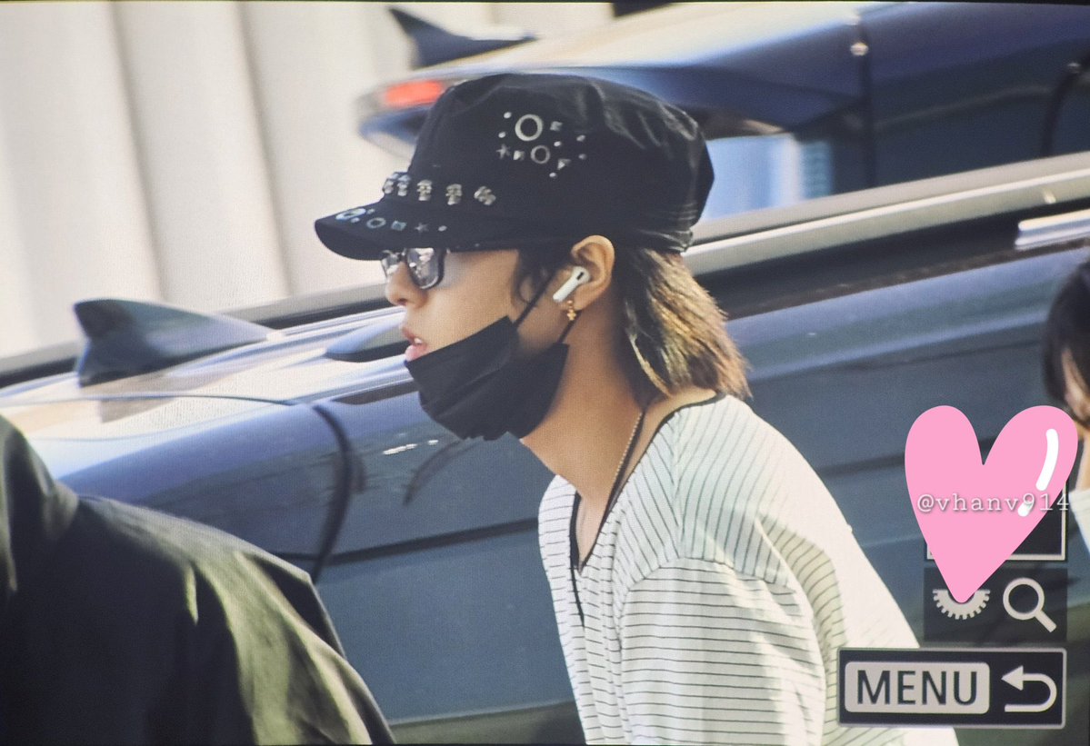 _doolsetnetPICS's tweet photo. His hair is so long woah https://t.co/zYpUPNmxhS