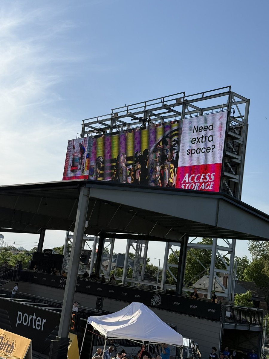 bryanwithoutab's tweet photo. @Ticats Too bad you didn’t think of said fans when you put this thing up and blocked the scoreboard. https://t.co/uzAZWWoxpk