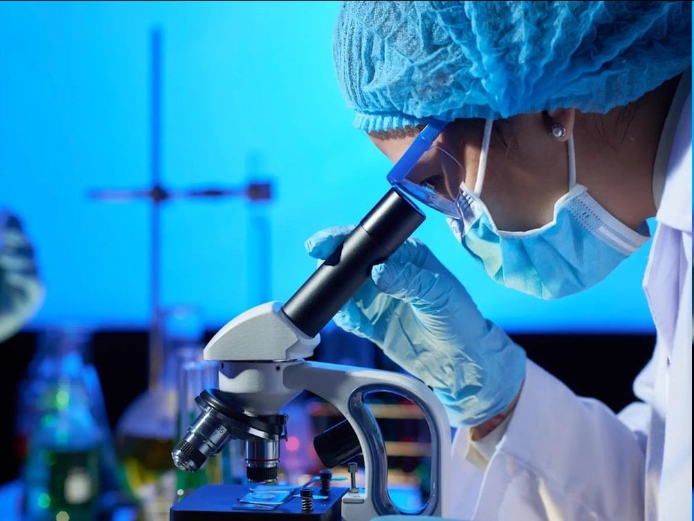 almayadeen_es's tweet photo. 🇷🇺🇨🇺 Rusia y Cuba desarrollarán vacuna conjunta contra el cáncer

💉 Rusia y Cuba firman un memorando para impulsar el desarrollo conjunto de una vacuna contra el cáncer, informó el viceprimer ministro ruso Dmitri Chernishenko.

🔗 Lea más en el siguiente enlace:
https://t.co/ZqaRXJm0Zt

#Rusia #Cuba #Ciencia #Medicina #DesarrolloVacuna #Cancer