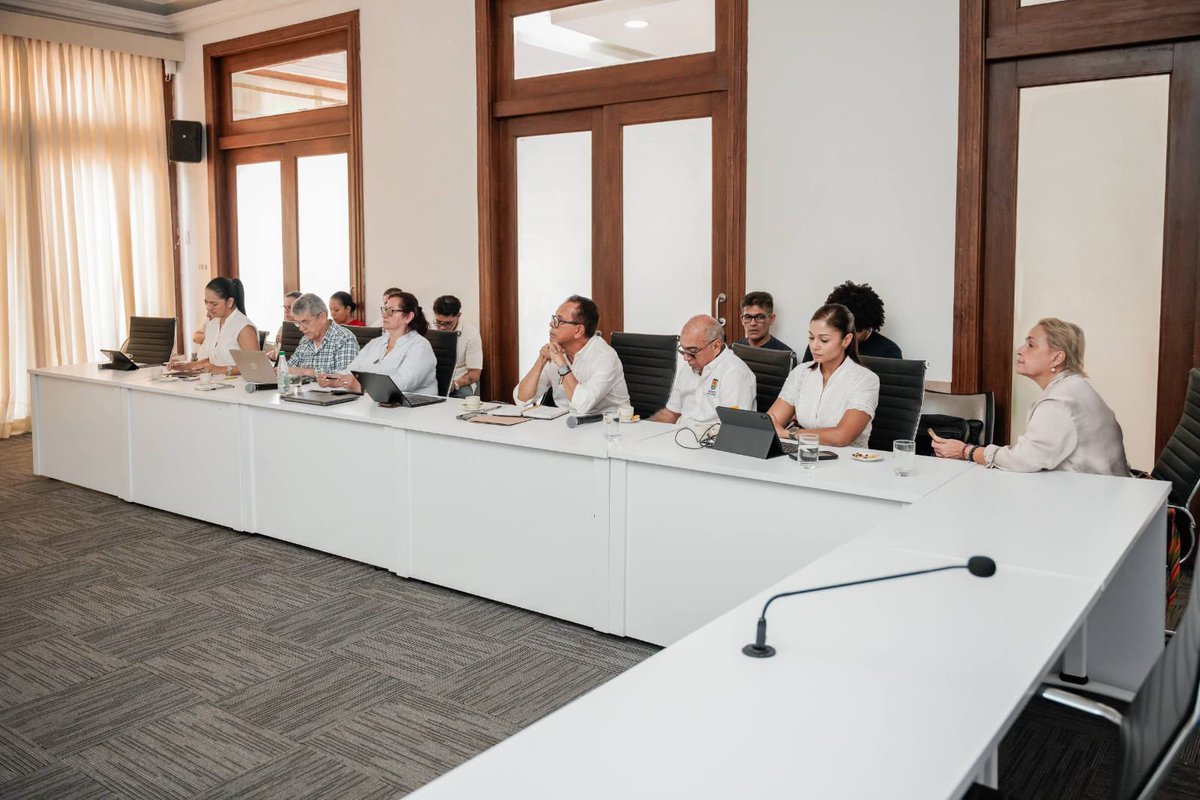 MagdalenaGober's tweet photo. Proyecto del Tren Regional del Caribe avanzó sobre rieles en la mesa técnica celebrada con la participación de la gobernadora Margarita Guerra.

La Gobernadora Margarita Guerra participó en la mesa técnica desarrollada con las gobernaciones del Atlántico y Bolívar, Findeter… https://t.co/TaEfOX5dL0