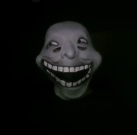 dulo023's tweet photo. @MandrakeCalvin2 if the lights were kept off, would be way creepier lmao https://t.co/7qtLMOq6xg
