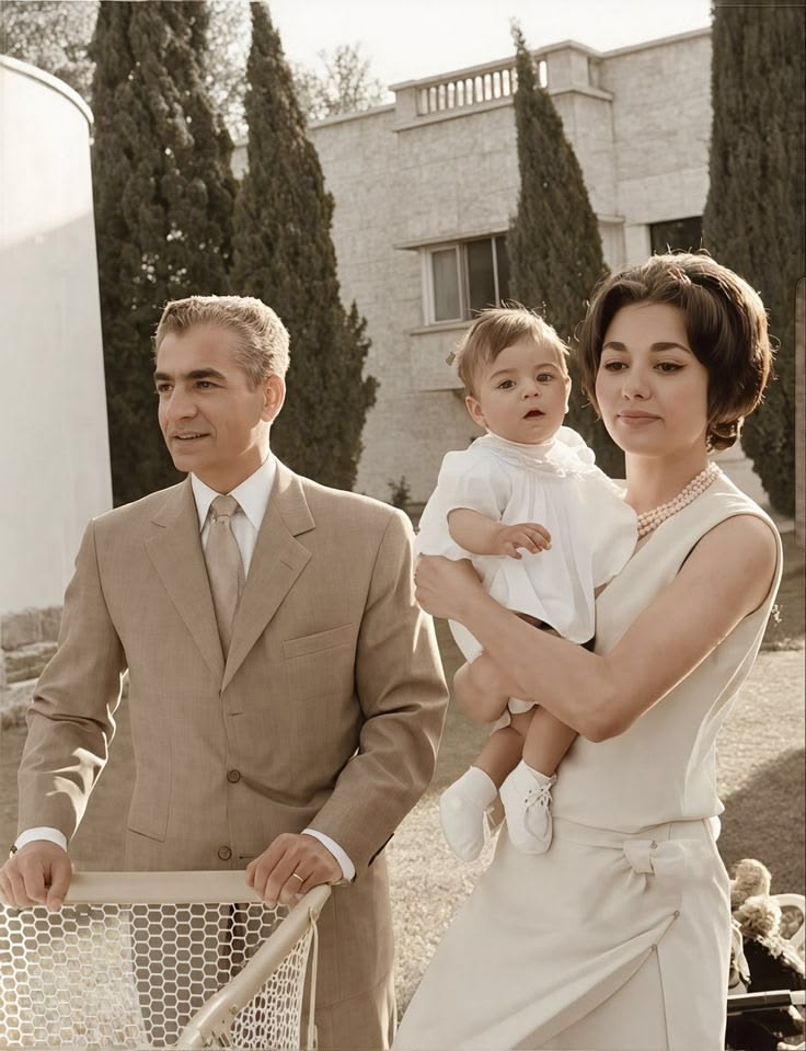 reyhaneh___83's tweet photo. زیباییی....✨

پاینده ایران و #جاويدشاه‌ 
#JavidShah‌‌‌‌‌ 
#KingRezaPahlavi‌ForIran https://t.co/qUWUDh1Fho