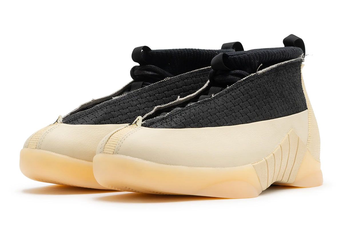 SneakerNews's tweet photo. 🚨 Air Jordan 15 RE "Black/Muslin" is almost here.

Dropping June 6th for $240

Full details >> https://t.co/K3YgawZvEc https://t.co/YwiTzSfrok