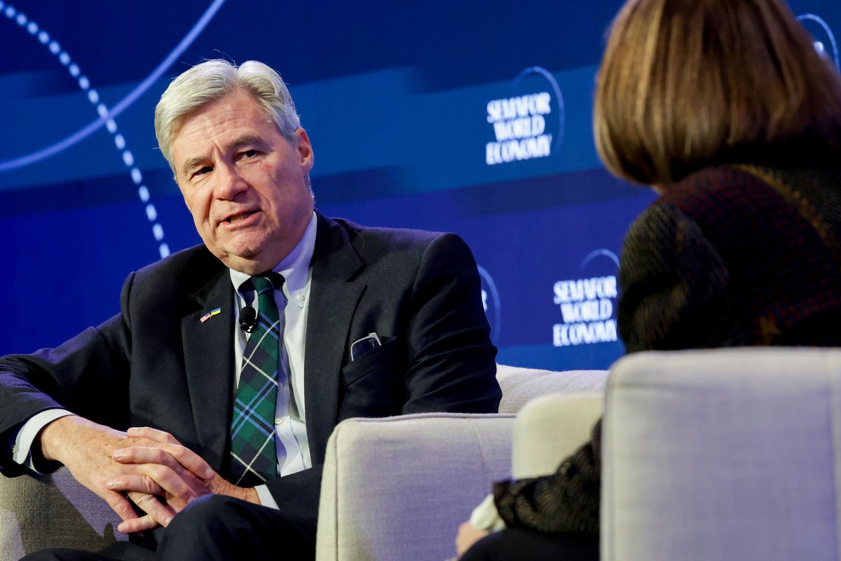PollTracker2024's tweet photo. Senator Sheldon Whitehouse (D-RI) tells NOTUS he’s unimpressed by the allegations against Graham Platner 

Whitehouse: “Seems like a lot of nothing. I mean, the only one who had anything to say that seemed ‘unsettling’ was a woman who works for right-wing political operations.”

#MaineSenate