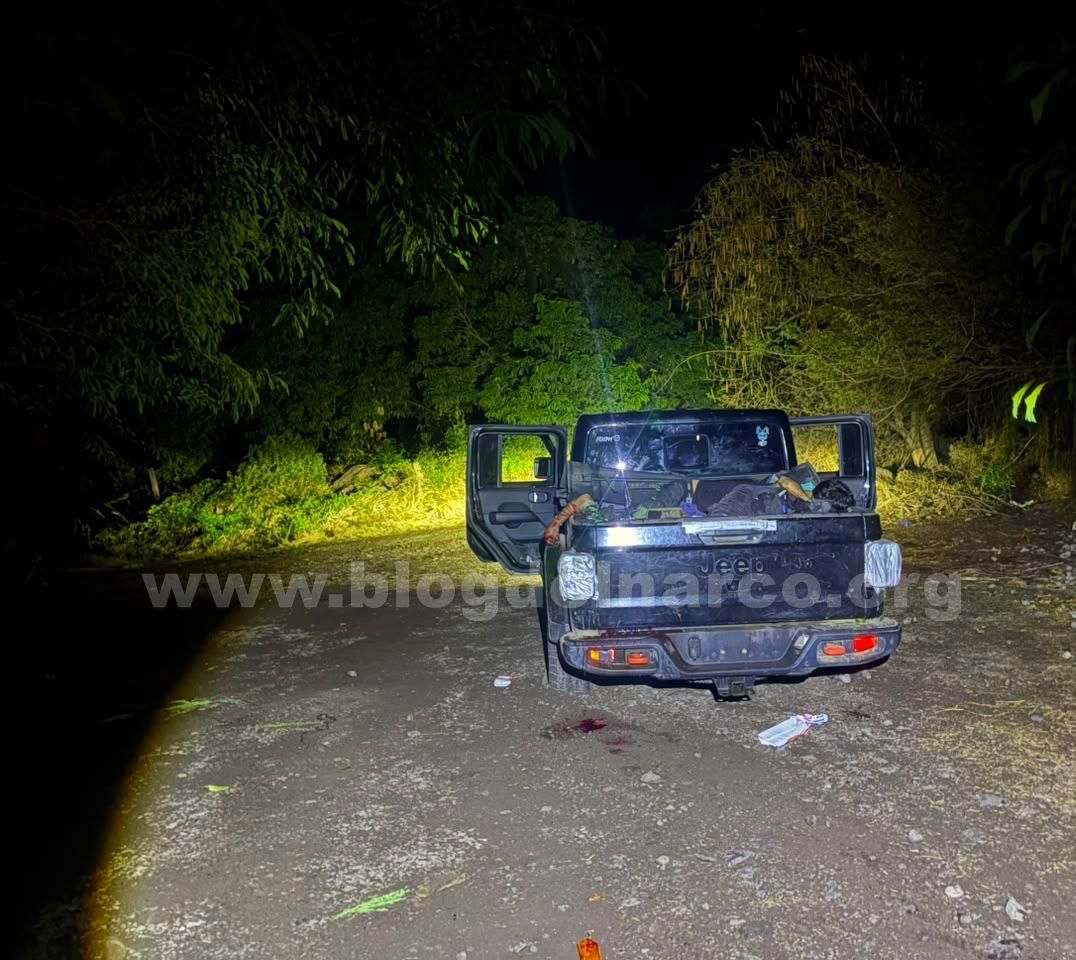 blogdelnarcoorg's tweet photo. Los cuerpos de cuatro Sicarios del CJNG fueron localizados en un Jeep Rubicon tras un enfrentamiento con los Templarios en Parácuaro, Michoacán (Informacion en el enlace) https://t.co/G5Fp8Cpx5x https://t.co/Jt3X1tWMPm