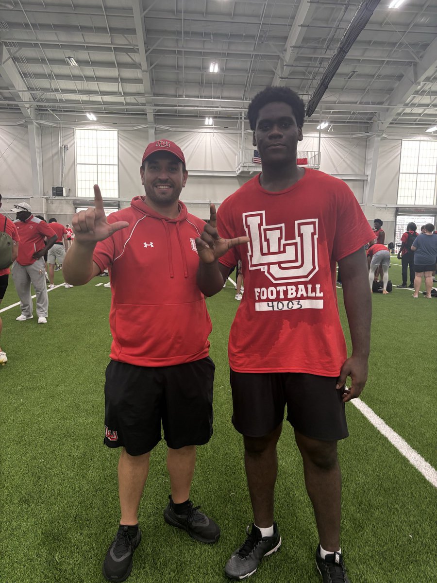 m_carrena15's tweet photo. After a great camp with @LamarFootball Im excited to be extended my 3rd Division 1 offer. @TrillDB @CoachRossomando @KoachV @CoachBrooks22 @rockwallfootballjfnd @Coach_Jones50 
🙏🙏 https://t.co/U9HTSZjU0g