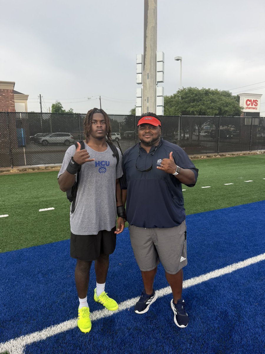 BrownSemico's tweet photo. Had a great camp yesterday @HCUFootball and got a lot of great coaching. Appreciate @_CoachEnnis for the coaching and tips. Looking forward to building relationships. @KleinFootball25 @TheMothersh1p @Coach_DPerez @CoachZachWill @LonzellG_94 https://t.co/AHb1GXzrX3