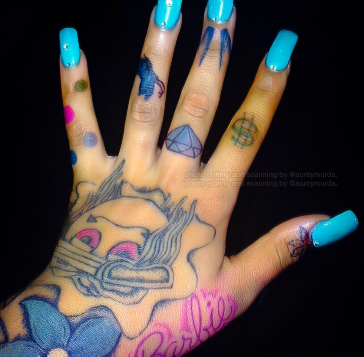 icumqlitter's tweet photo. 🎀💋💅🏾🍭🍬🐆🩵💙🩷 https://t.co/egHWh0SaCn