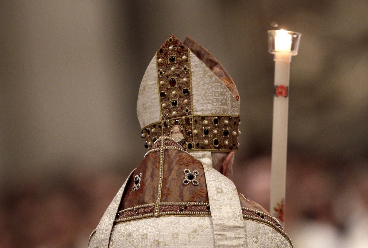 firstthingsmag's tweet photo. In the latest podcast episode, Sam Zeno Conedera joins R. R. Reno on The Editor's Desk to talk about his recent essay, “Ratzinger in the Whirlwind” from the May 2026 issue of the magazine.

Listen at https://t.co/yqVbrYhp0Y https://t.co/OOliaVDvha