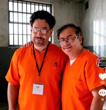 Loperaivan's tweet photo. @GustavoBolivar Yo a usted lo AMO "TITERE HEREDERO"de los NARCOASESINOS DE FARC-ELN, narcominga,narcos de la picota,de Itagui y los criminales de la narcoizmierda. Esta RATA que tiene mas fotos con secuestradores, violadores, torturadores y asesinos que con su familia, para quien trabaja la RATA https://t.co/qfhCIFSb5y
