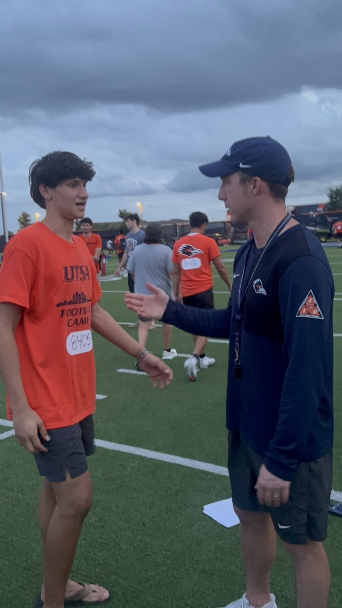 AlexEli22022157's tweet photo. I had a great time at the @UTSAFTBL camp big Thank you to the Tight Ends Coach @HunterRittimann I learned a lot at this camp and canβt wait to keep working this summer
@declan_deyoung @FBswarmfootball https://t.co/i3OmEQuMid