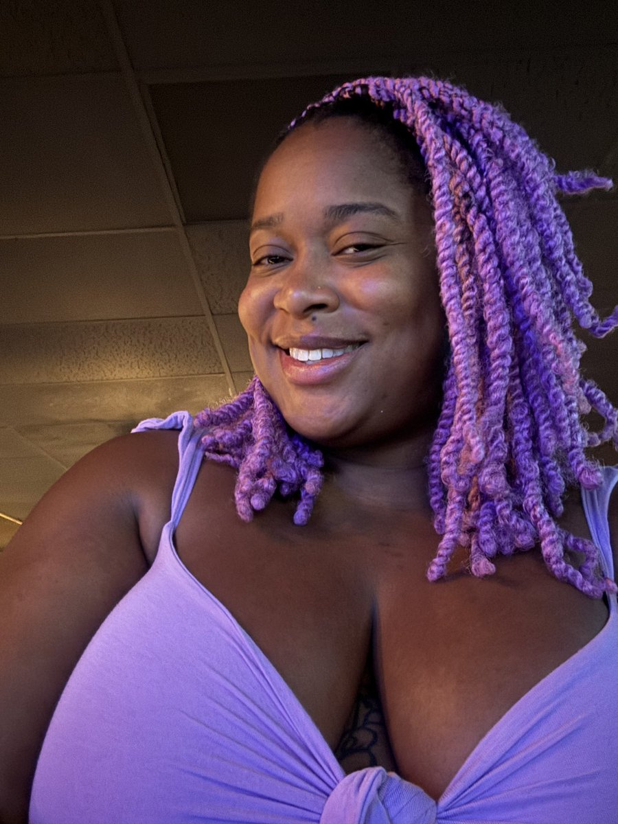 JessBeinHones's tweet photo. Hey yall 💋💜 https://t.co/oAQkBPzVJK