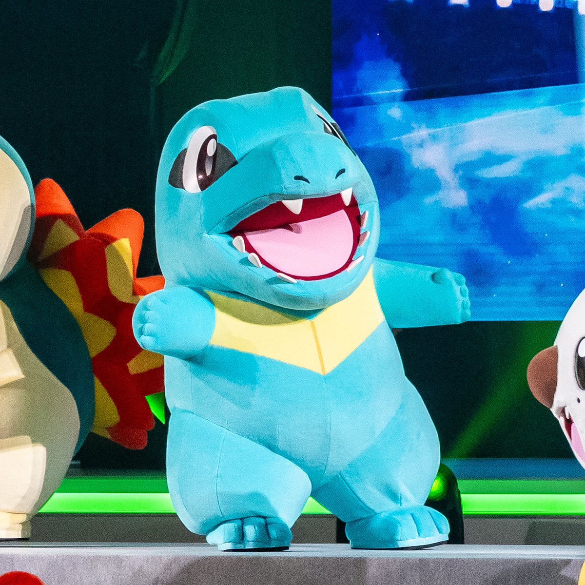 DtimesDream's tweet photo. 歴代の最初のパートナー27匹が大集結！
「ポケモンジャパンチャンピオンシップス2026( #PJCS2026 )」 #ポケモン30周年 スペシャルイベント
チコリータ、ヒノアラシ、ワニノコ☆
詳細→https://t.co/IDTAinKKbh https://t.co/7oHzLqng5l