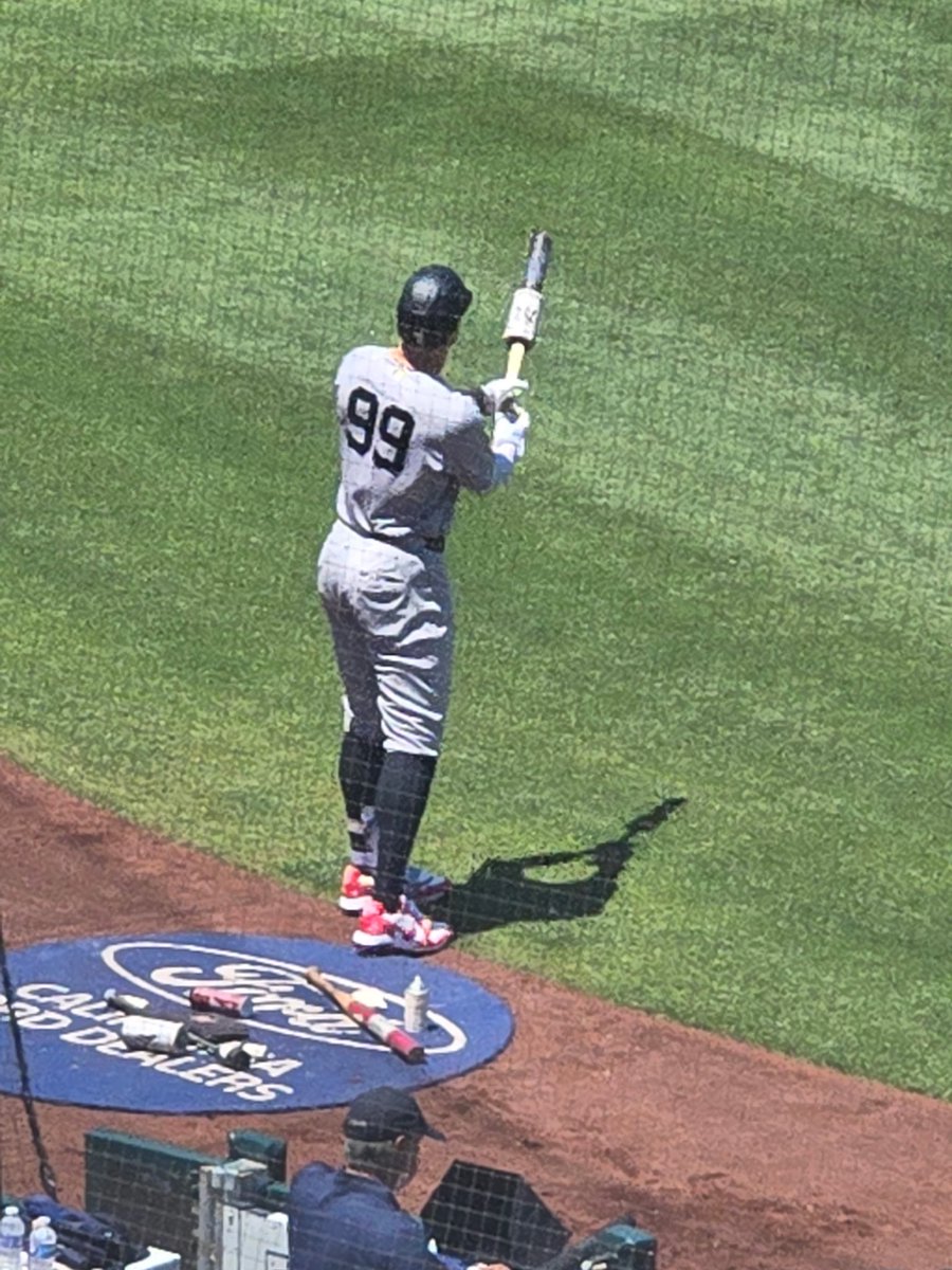 StevenC916's tweet photo. @UnderdogMLB @GaryHPhillips It was an honor to be at his last game played for awhile https://t.co/Ex7RpECmt5