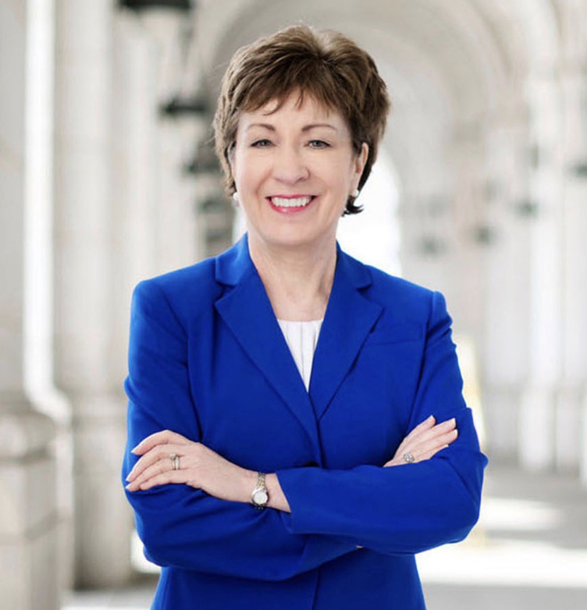 Chicago1Ray's tweet photo. Easiest way to tell that she's a traitor is when Chuck Schumer heaps praises on her 

Susan Collins is useless, we need a new Majority leader who will remove her from the committees she's currently sitting on https://t.co/xkefduOc47