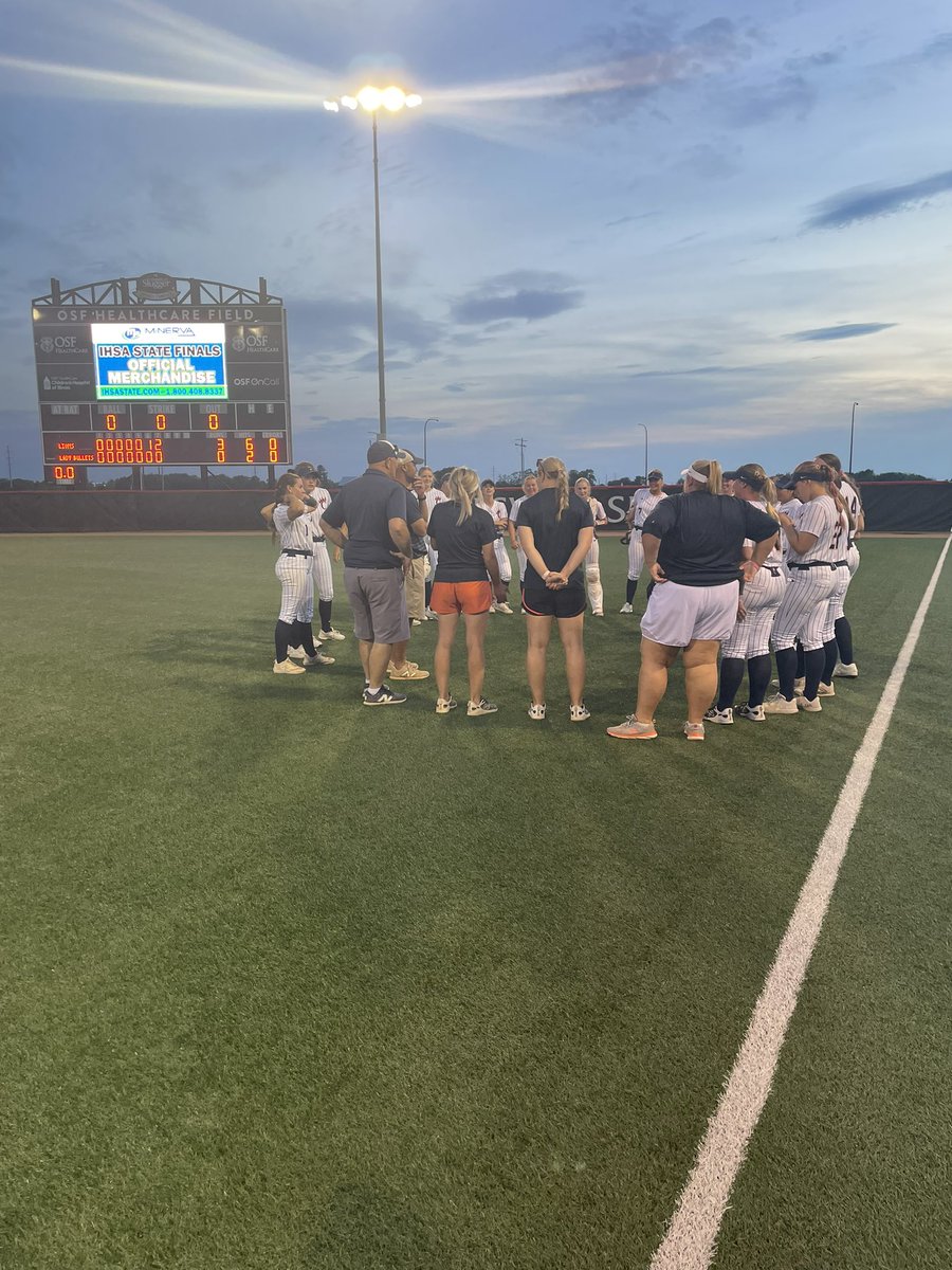 RRSportsCentral's tweet photo. The Carterville Lady Lions are headed to the 2A State Softball championship game for the 3rd straight year after beating Williamsville 3-0. Caidence Phillips tossed a 2-hit shutout, striking out 15. Carterville will face Seneca Saturday at 12:15 for the state title. https://t.co/HGJ3BwB82k