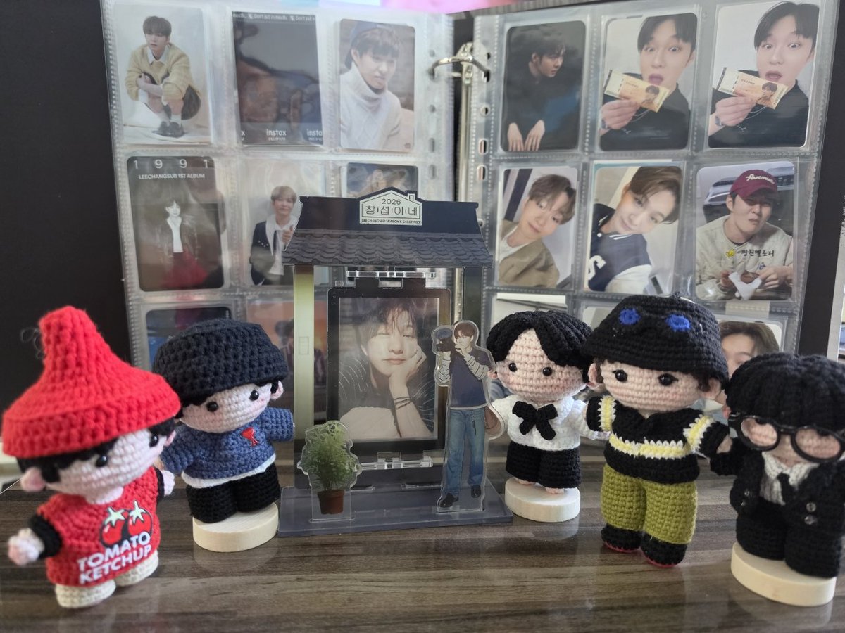 btob_lee_c_s's tweet photo. 🥰케찹섭이가 내손에💙
이렇게 귀여워도 되는걸까?ㅋㅋㅋ
일본MD창섭이네💙생각지도못한
큰선물준 귀요미마카롱🫶
(선물받은지 꽤 됐는데 오늘개시함)
그것도 막걸리집에서 ㅋㅋㅋ)
멜모섭님의 뜨개 컬렉션🥰😍💙
뜨개섭이 수집가가되어가는 나!!!
@lc_sub0226 @HanA8912choi https://t.co/zIrorSa1i0
