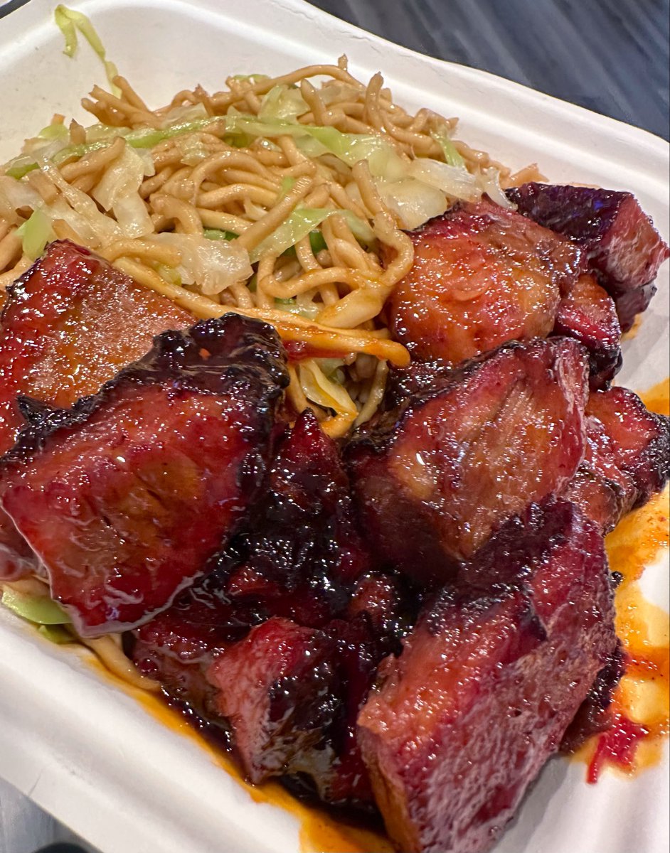 49erCarlos's tweet photo. The timeline got me😓
Had to go try the new @PandaExpress Cantonese BBQ Brisket🥡🥩
Easily up there with their orange chicken as my new fav item. 9.5/10
#PandaExpress https://t.co/U7E5wO9ZDW