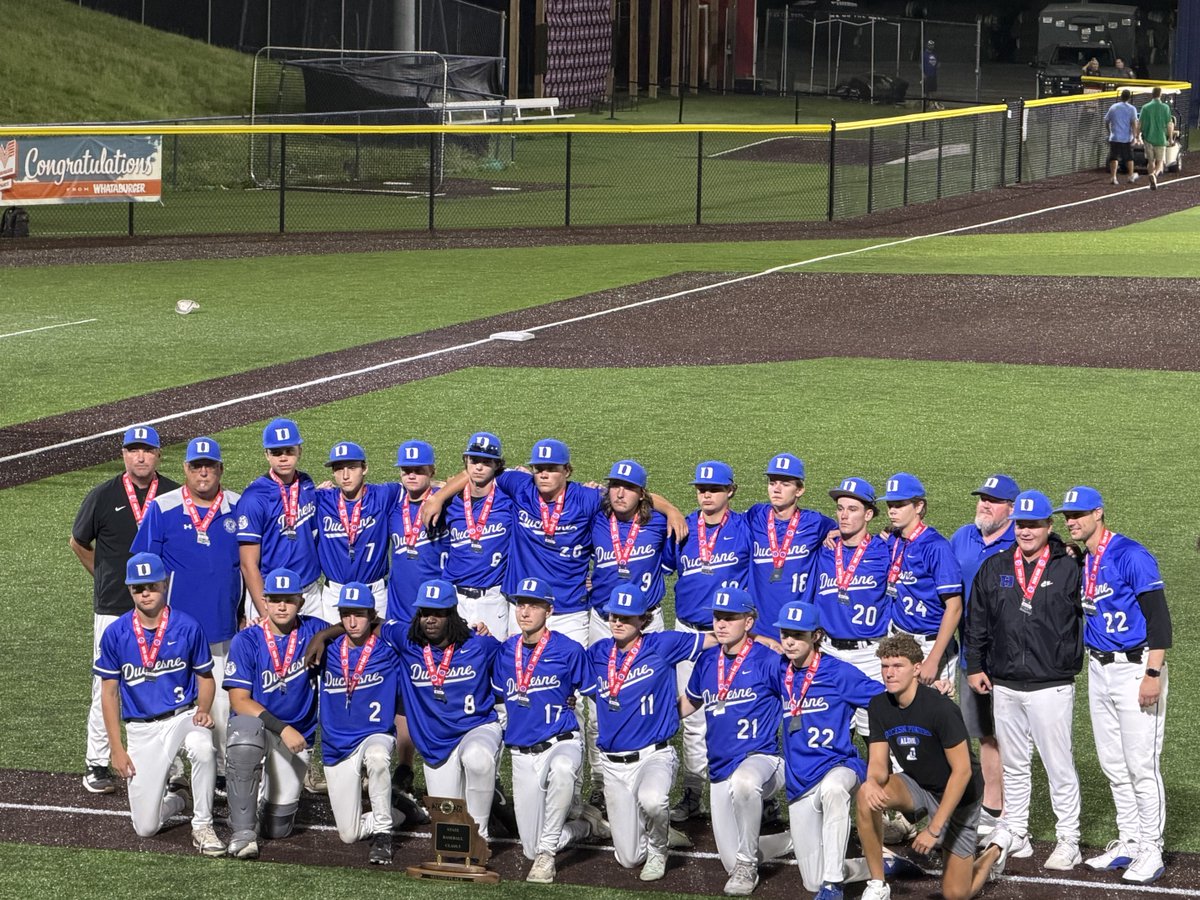 Athletics_DHS's tweet photo. We are so proud of this team! Boys had an incredible season and our seniors put this program back on the baseball map. 2nd Place Class 3! 
Thank you TJ, Alex, Mike, Rudy, Finn, Jaymeson, Jackson, and Tyler and Ben 
We 💙 You! https://t.co/glpbrq4sym