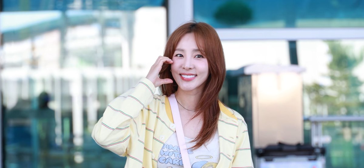 yungongluv's tweet photo. 뉴스엔*
다라 
하노이 ✈️ 
#sandarapark #산다라박 https://t.co/NqBOilBOTD