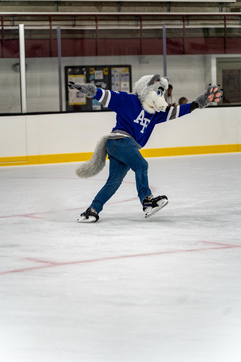 Embry_Da_Wolf's tweet photo. Stupid dog tries to aura farm but loses an edge and eats complete shit for the camera

#FursuitFriday #FursuitEveryday #Furry https://t.co/TBlQjJll3U