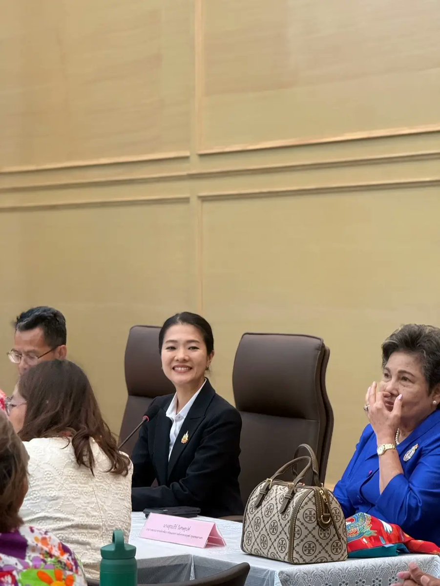 rketjtoon's tweet photo. ดร.ธีรรัตน์ สำเร็จวาณิชย์
กรรมการผู้ช่วยรัฐมนตรีประจำรองนายกรัฐมนตรี

#ธีรรัตน์สำเร็จวาณิชย์ 
#กรรมการผู้ช่วยรัฐมนตรีประจำรองนายกรัฐมนตรี https://t.co/Fpy7hGfdYM