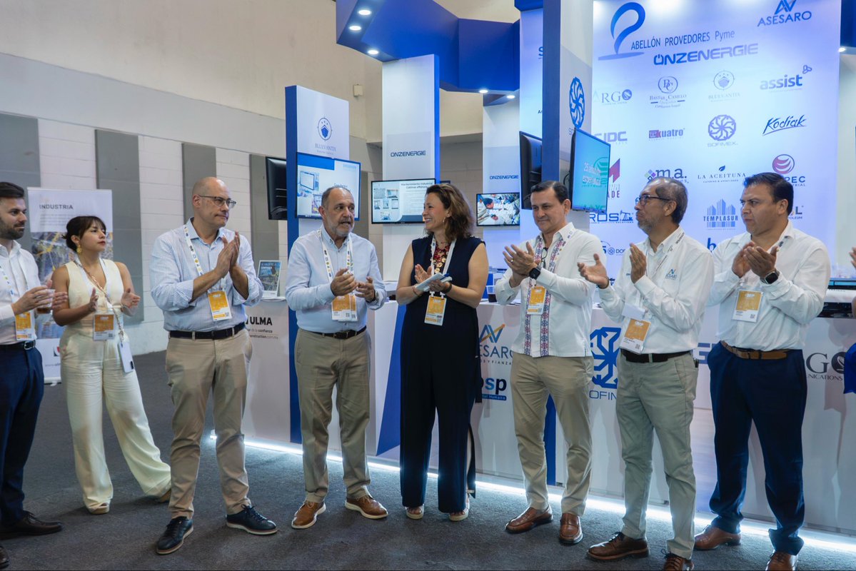 ElizabethMar_J's tweet photo. Que gusto estar en el @CMP_Petroleo 2026 y compartir este espacio de encuentro con colegas y profesionales del sector.

#CMP2026 https://t.co/mDXtHZf0KE