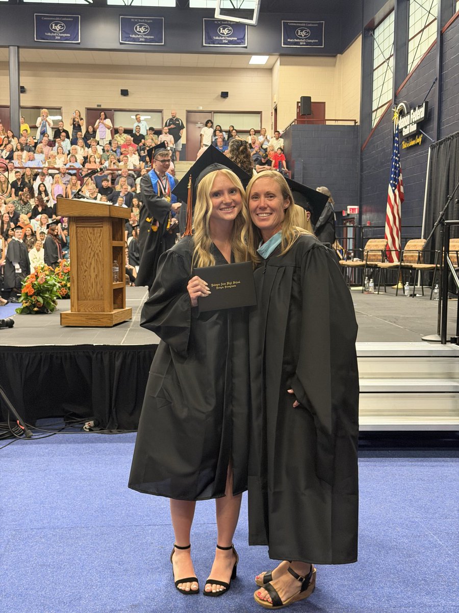 MrsAMHarrison's tweet photo. A beautiful evening to be a proud @PalmyraSchools mom and principal 🐾🥰🎉🙌🏻!  So proud of our Jaci! Congratulations to the Class of 2026! #foreveracougar 🧡🖤🐾 https://t.co/GvinLvjmHP