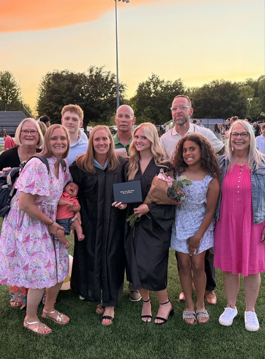 MrsAMHarrison's tweet photo. A beautiful evening to be a proud @PalmyraSchools mom and principal 🐾🥰🎉🙌🏻!  So proud of our Jaci! Congratulations to the Class of 2026! #foreveracougar 🧡🖤🐾 https://t.co/GvinLvjmHP