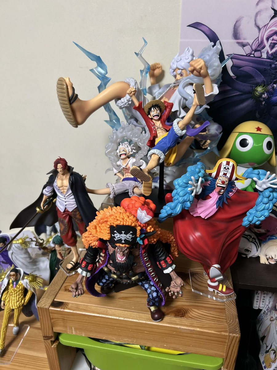 ddnfu's tweet photo. 多分給料の1/3くらいはフィギュアに消えてる https://t.co/7FLeeYC5sX