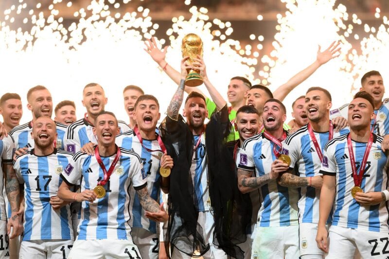 teodeliaa's tweet photo. Para entrar en clima mundialista necesito leer opiniones POLÉMICAS sobre el Mundial que se viene. 

Reglas, formato, predicciones, lo que sea. Los leo. https://t.co/s6WGbnFVKY