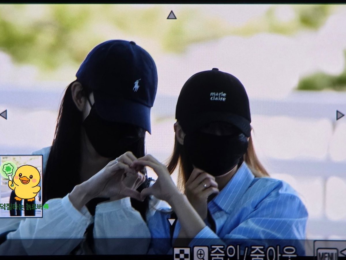 dukjil_oldflo's tweet photo. 26.06.05 베트남 출국_pre

#프로미스나인 #fromis_9
#채영 #이채영 #Chaeyoung
#나경 #이나경 #Nagyung https://t.co/r1pL2k2HdH