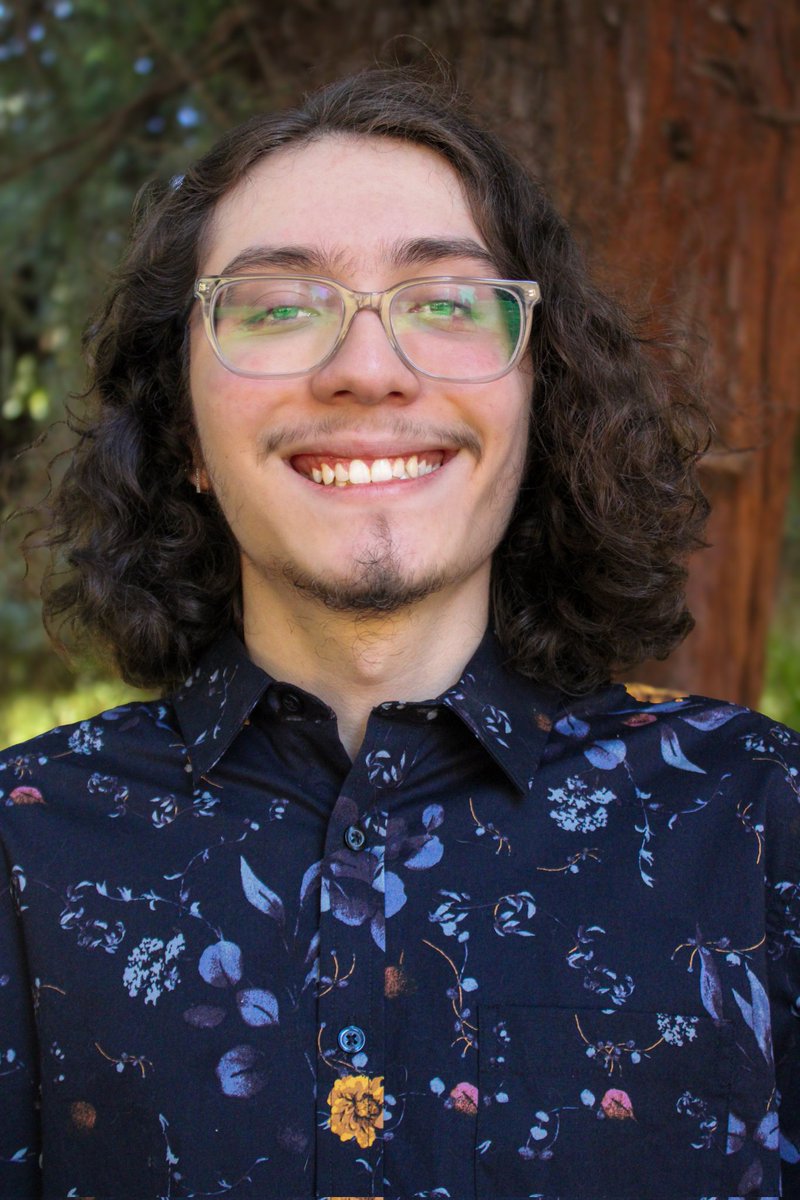 Red_Rose_232's tweet photo. Small preview from Duncan's photo shoot! I'll get the rest of the pictures later tonight or tomorrow 🥰❤️🌹 https://t.co/CCunKfu7md