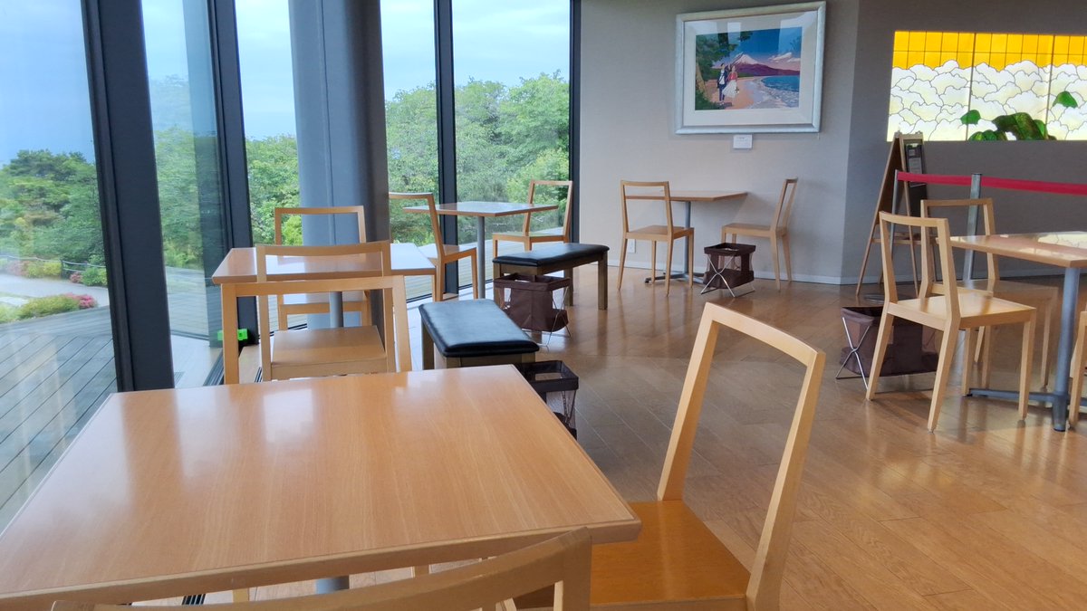 GoldwingSenCha's tweet photo. 茶房夢テラス - 県立美術館前/カフェにて
日本平ロープウェイの終点にある展望台のカフェ。
見晴らしが良く気持ちいいです。
３種の、お茶は、とても立派な味でした。
お茶請けの抹茶スコーンもいい感じだし
とても良いカフェと思います。
人が少ないところも良いところ？（汗） https://t.co/ea8rW8LbuW