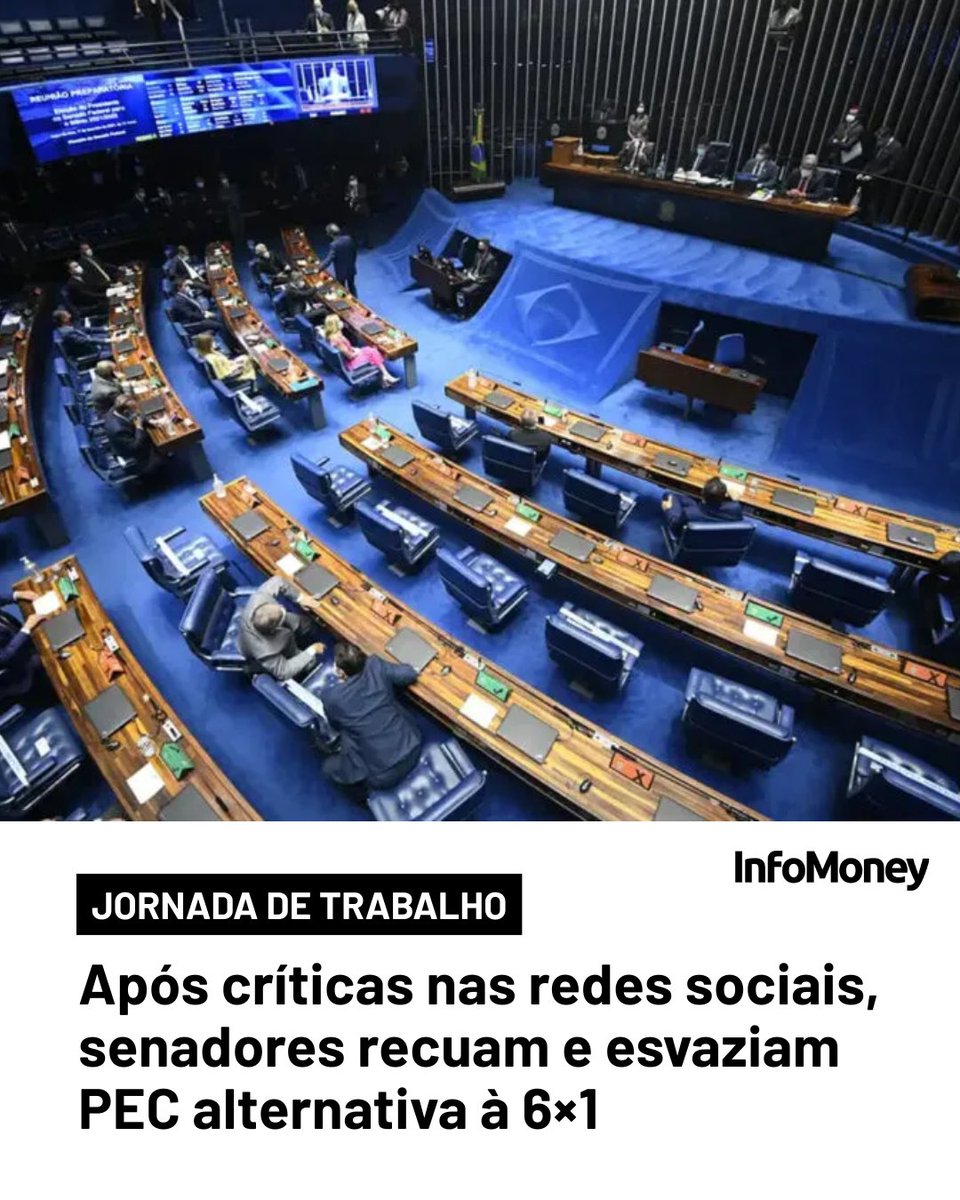 infomoney's tweet photo. APÓS REAÇÃO NAS REDES E ARTICULAÇÃO DE CENTRAIS SINDICAIS, SENADORES COMEÇAM A RETIRAR ASSINATURAS DE PROPOSTA PATROCINADA POR ROGÉRIO MARINHO

A tentativa da oposição de construir uma alternativa à PEC do fim da escala 6×1 começou a enfrentar resistência dentro do próprio Senado. Depois de uma mobilização de sindicatos e de críticas que ganharam força nas redes sociais, parlamentares passaram a retirar apoio da proposta articulada pelo líder da oposição, senador Rogério Marinho (PL-RN).

O movimento ocorre poucos dias após a Câmara dos Deputados aprovar a PEC que reduz a jornada semanal de trabalho e estabelece dois dias de descanso remunerado. Enquanto o texto segue para análise do Senado, a oposição buscava emplacar uma proposta concorrente baseada em maior flexibilização das relações de trabalho e remuneração por hora trabalhada.

A estratégia, porém, encontrou dificuldades para se sustentar politicamente. Parlamentares de esquerda passaram a associar a iniciativa a uma possível ampliação da jornada de trabalho, apelidando a proposta de “PEC da escala 7×0”. Ao mesmo tempo, dirigentes sindicais iniciaram uma ofensiva junto aos gabinetes dos senadores para tentar desmontar a base de apoio ao texto.

Leia mais no site do InfoMoney.

Foto: Reprodução/TVT News

#Política #6x1 #Senado