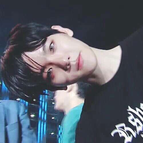 kkaebsongHyunie's tweet photo. 내 백현💞 https://t.co/CsZqXWg2vu