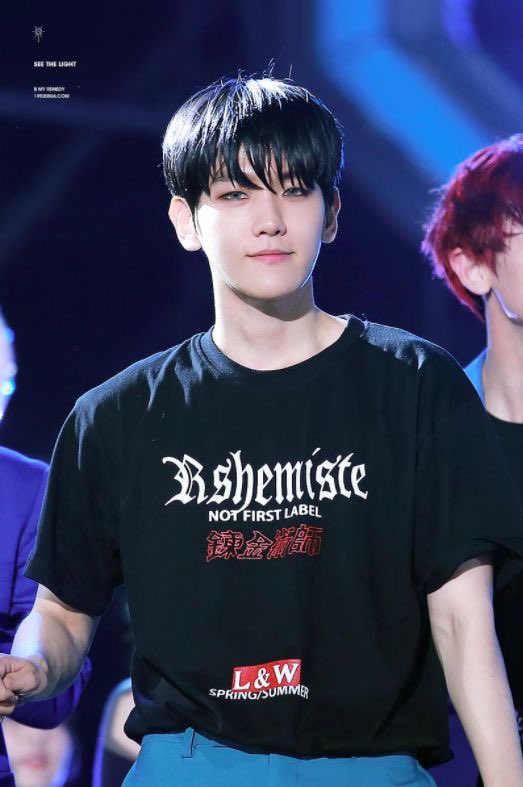 kkaebsongHyunie's tweet photo. 내 백현💞 https://t.co/CsZqXWg2vu