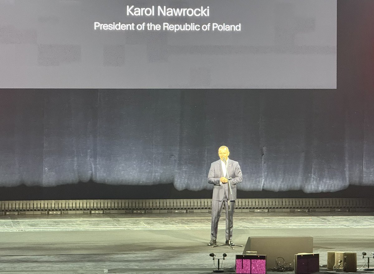 jazdzynski's tweet photo. Dwóch prezydentów w dwa dni! Ładnie nam się przedstawiło w Warszawie @ElevenLabs. :) Kiedyś budowaliśmy przełomy technologiczne tworząc Onet, Allegro czy Interię na lokalny rynek. Dziś na celu od razu cały świat. Powodzenia @mati Staniszewski! https://t.co/vAXoHp5erV