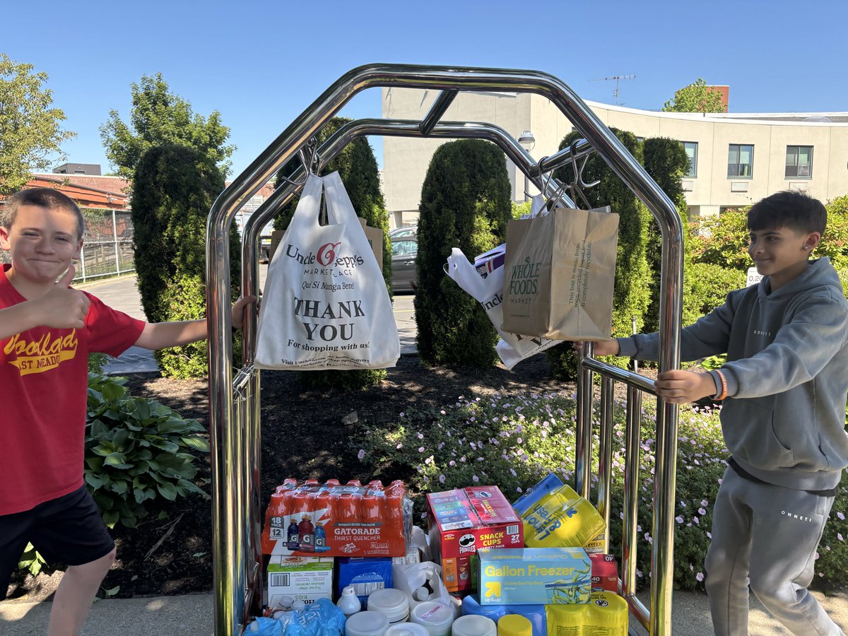 _CrystalMello's tweet photo. Bus stuffed and delivered! 🚌❤️ After collecting donations, we went to the Ronald McDonald House to drop them off and tour the facility. Seeing the house firsthand created a connection between our items and the families who need them.  So Proud! @kristenny12 @emeadowschools https://t.co/7BnVzsXolD