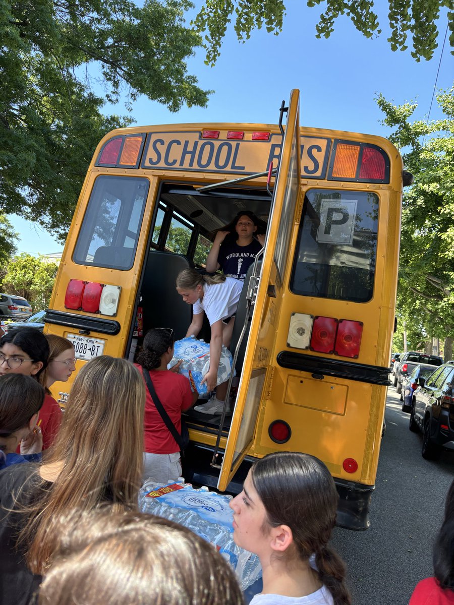 _CrystalMello's tweet photo. Bus stuffed and delivered! 🚌❤️ After collecting donations, we went to the Ronald McDonald House to drop them off and tour the facility. Seeing the house firsthand created a connection between our items and the families who need them.  So Proud! @kristenny12 @emeadowschools https://t.co/7BnVzsXolD