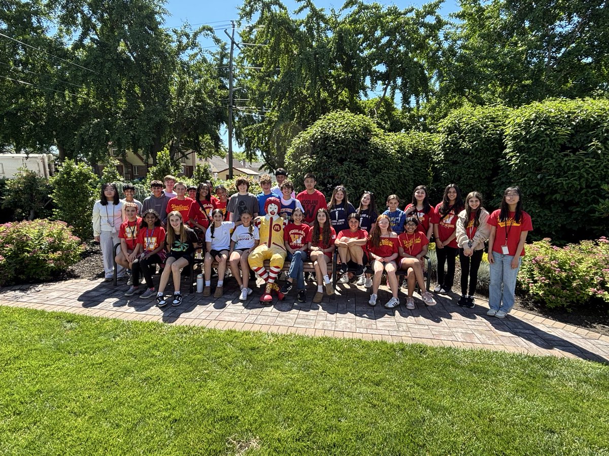 _CrystalMello's tweet photo. Bus stuffed and delivered! 🚌❤️ After collecting donations, we went to the Ronald McDonald House to drop them off and tour the facility. Seeing the house firsthand created a connection between our items and the families who need them.  So Proud! @kristenny12 @emeadowschools https://t.co/7BnVzsXolD